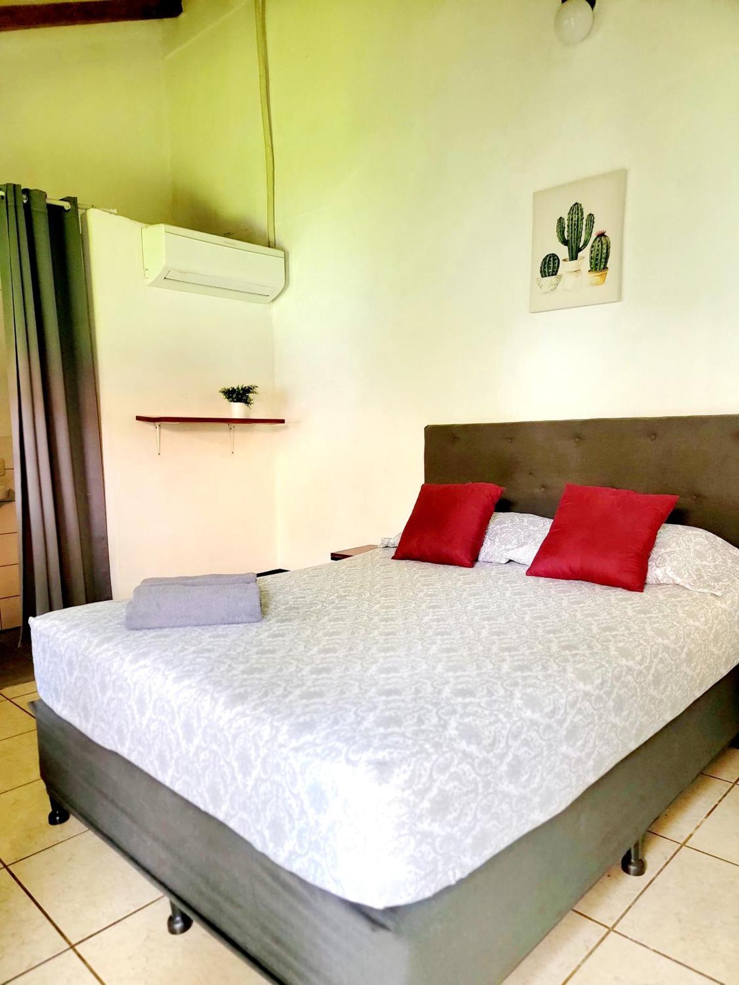 Poco A Poco Hostel León Kültér fotó