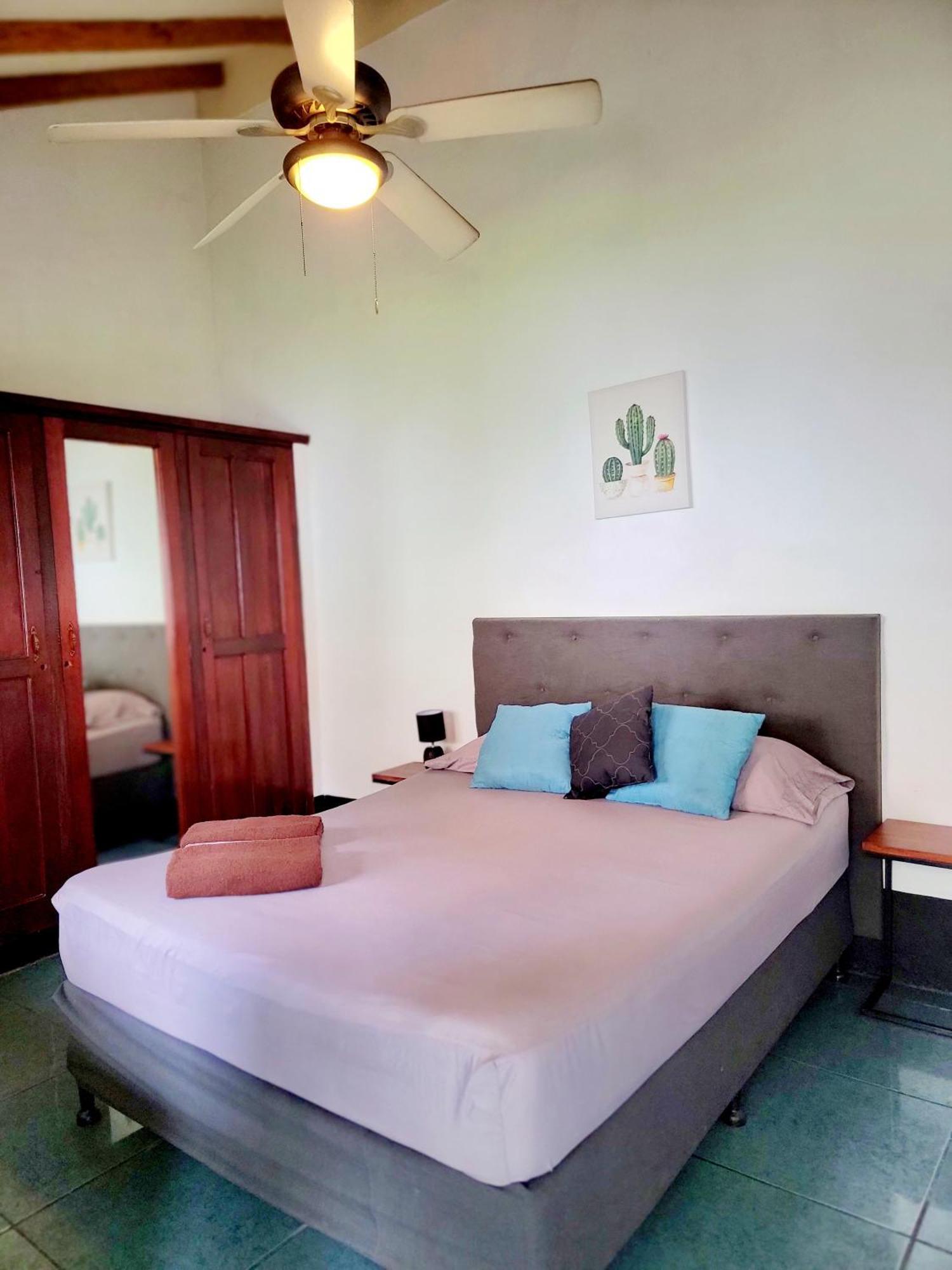 Poco A Poco Hostel León Kültér fotó