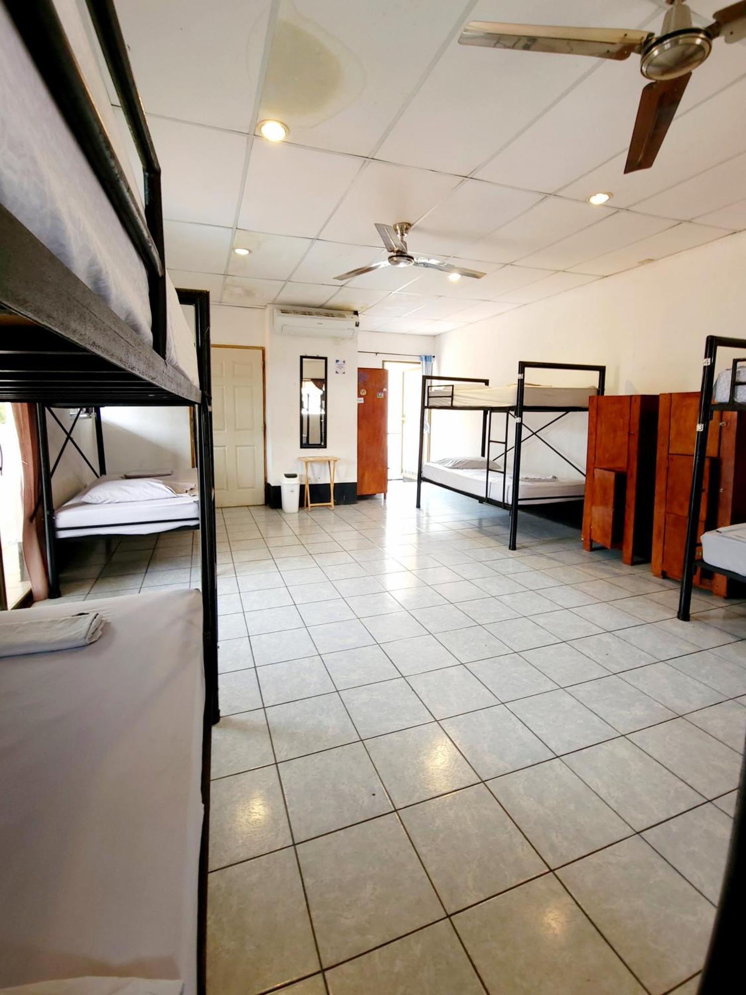 Poco A Poco Hostel León Kültér fotó
